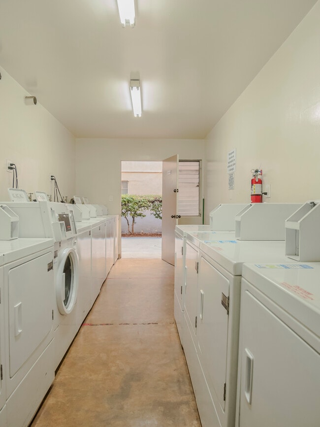 Cuarto de lavado - Regency Gardens