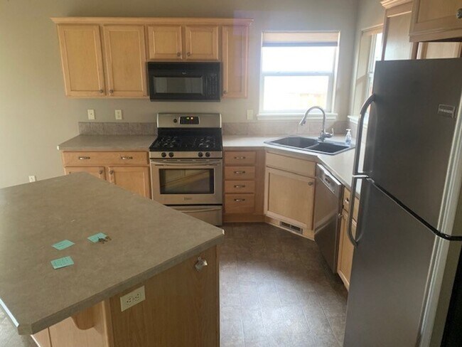 Foto del edificio - 3 Bed/2 Bath Single Level Home in NE Bend'...