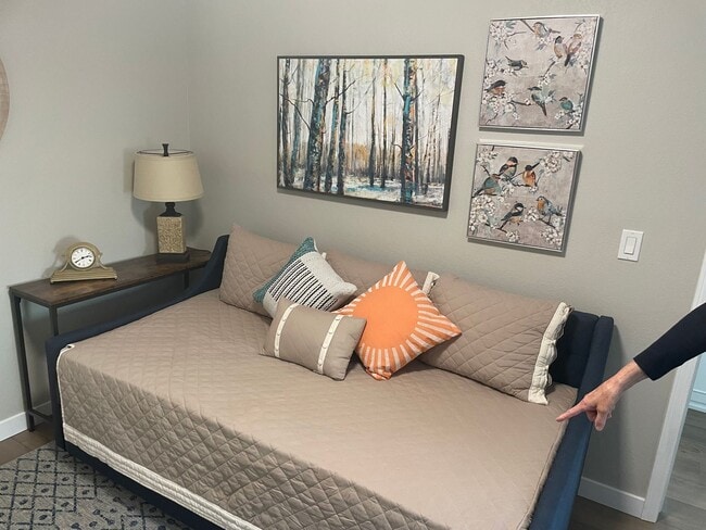 Foto del edificio - Beautiful fully furnished townhouse on the Eagle Hills golf course!!!