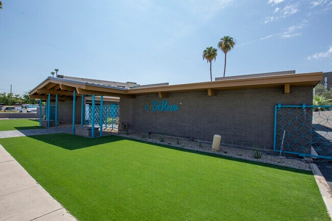 Building Photo - Completely REMODELED 2 bedroom  1 bath unit