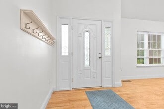 Building Photo - 53 Bloomington Ln