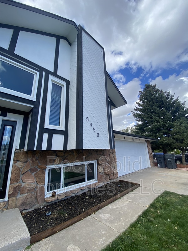Building Photo - 5450 Atlantic Dr