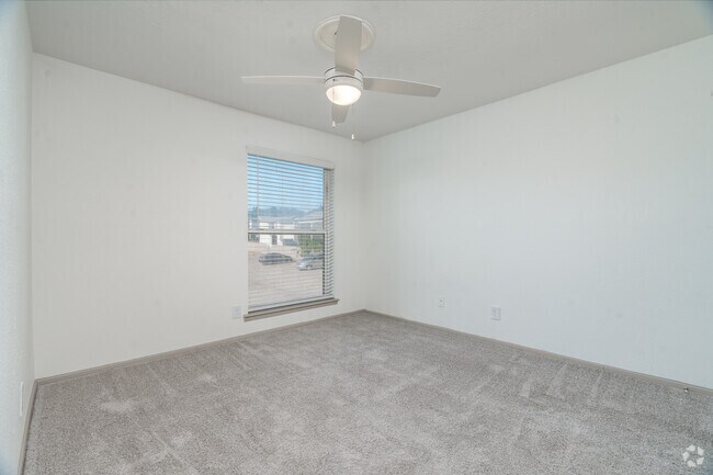 1 habitación, 1 baño, 660 pies cuadrados, dormitorio - Coronado North Apartments