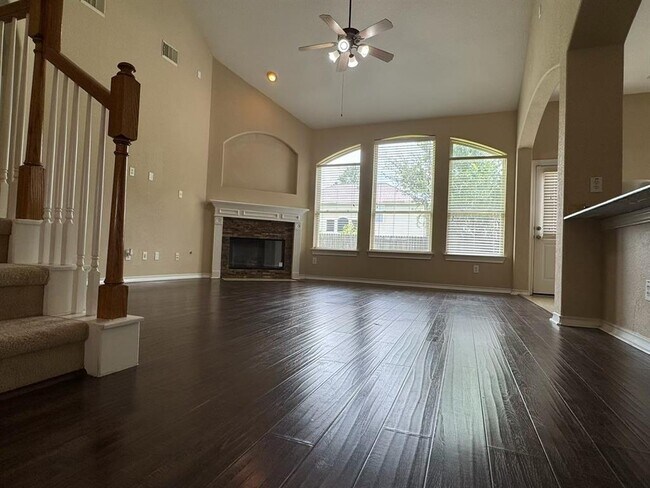 Foto del edificio - 5034 Big Meadow Ln