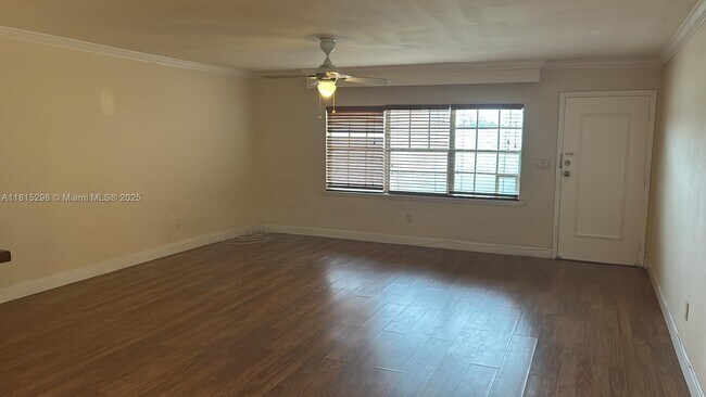 Foto del edificio - 11855 NE 19th Dr