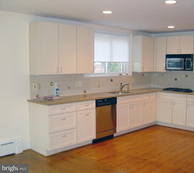 Building Photo - 4602 De Russey Pkwy