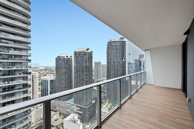 Foto del edificio - 1010 Brickell Ave