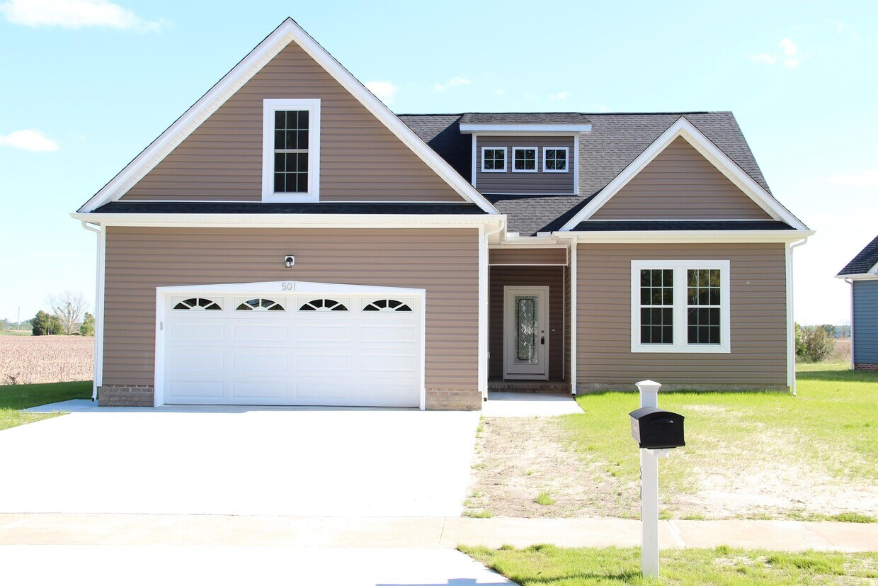 Foto principal - 601 Millbrooke Cir