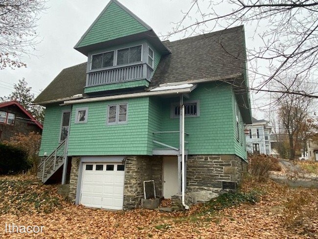 Building Photo - 4 br, 3 bath House - 15 Monroe Heights
