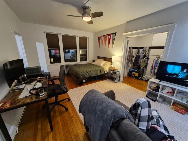 Building Photo - 62 Queensberry St