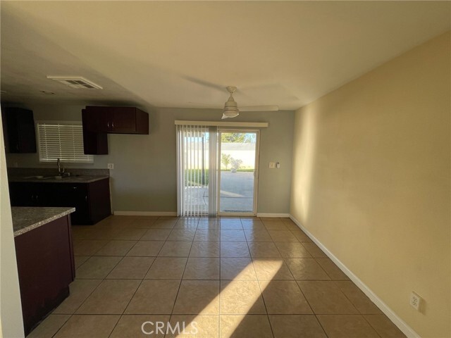 Building Photo - 710 N Yucca Ave