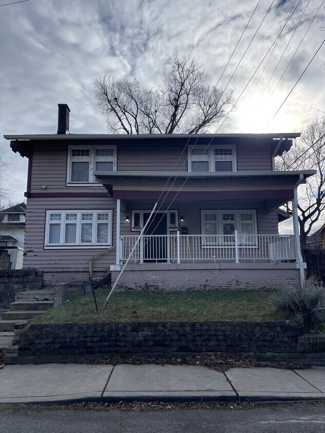 Foto principal - 315 E 33rd St