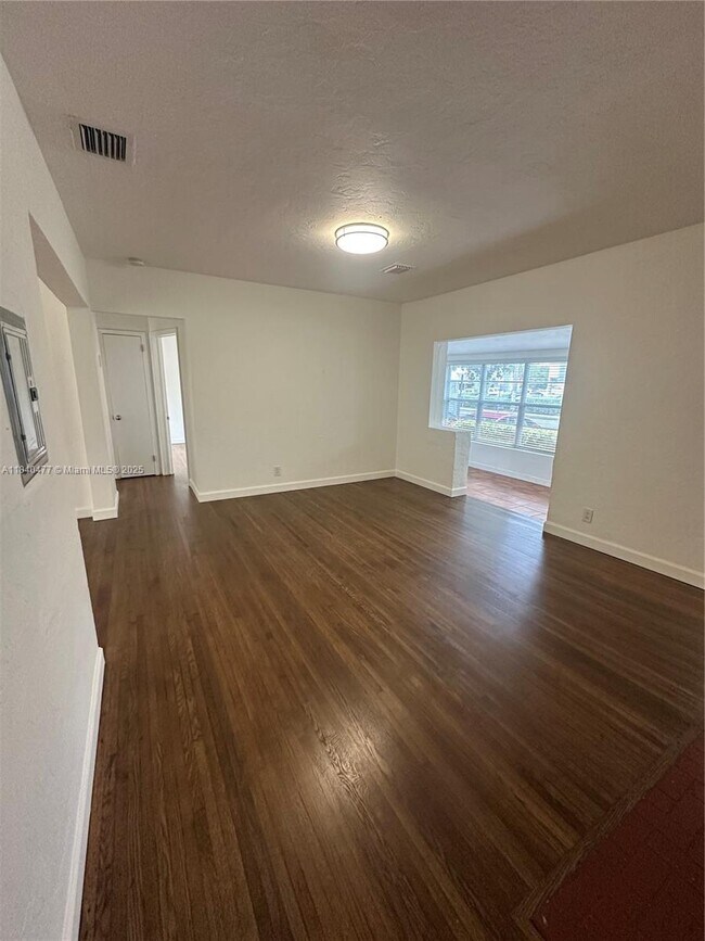 Foto del edificio - 711 SW 39th Ave