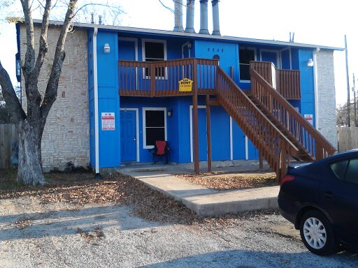 4-plex - 2202 Leah Cove