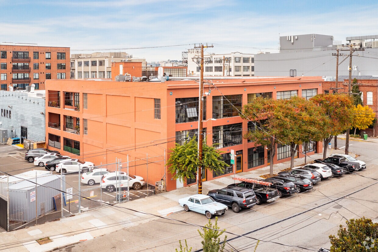 Primary Photo - 600-614 York St