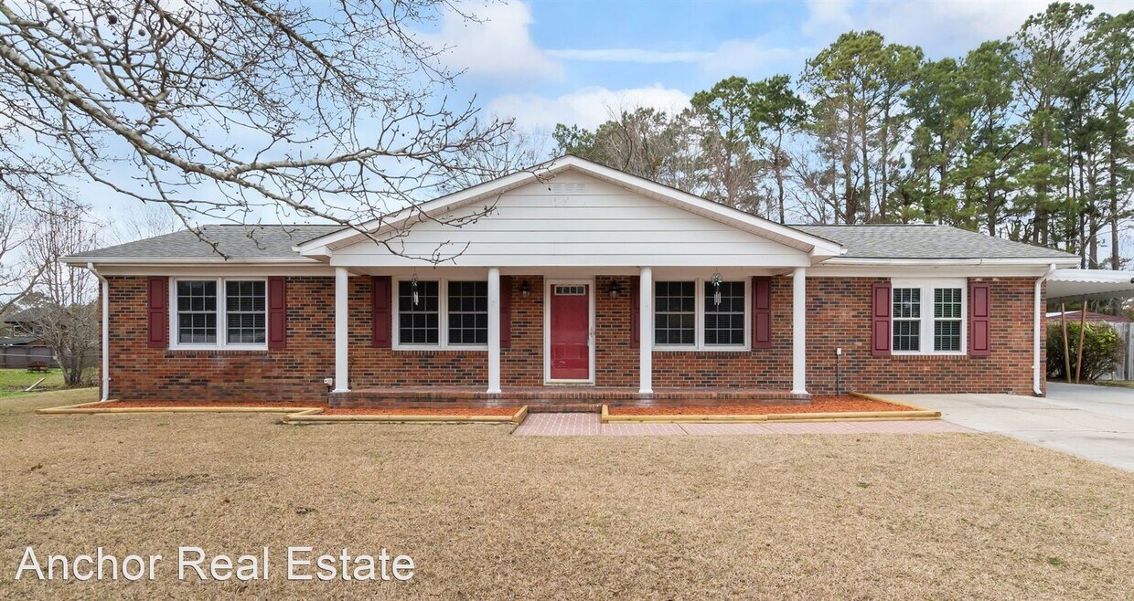 3 br, 2 bath House 204 Maplehurst Drive, House Rental in