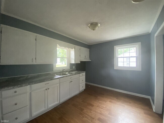 Building Photo - 2 br, 1 bath House - 607 Brevard St