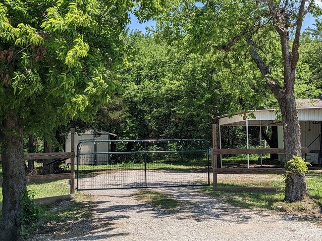 Building Photo - 6879 Co Rd 151