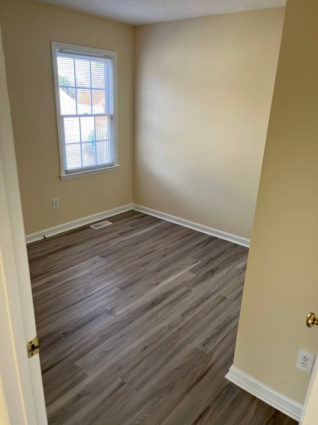 Building Photo - 2050 Compacta Dr