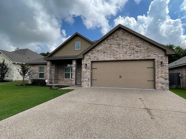 Building Photo - 2220 Dominic Ct