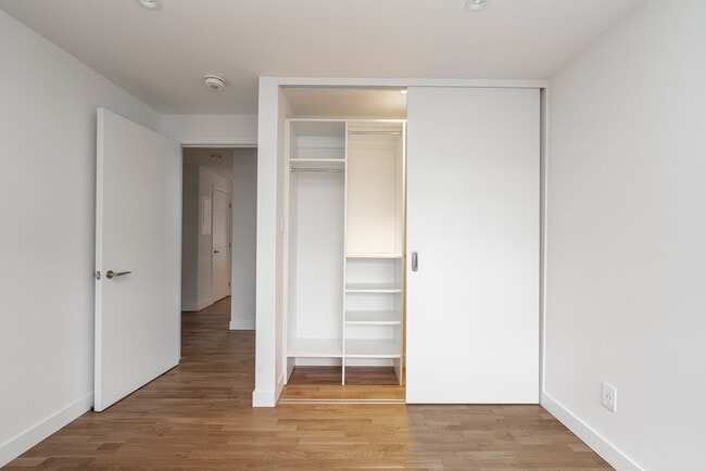 Photo du bâtiment - 501 Kingston Rd