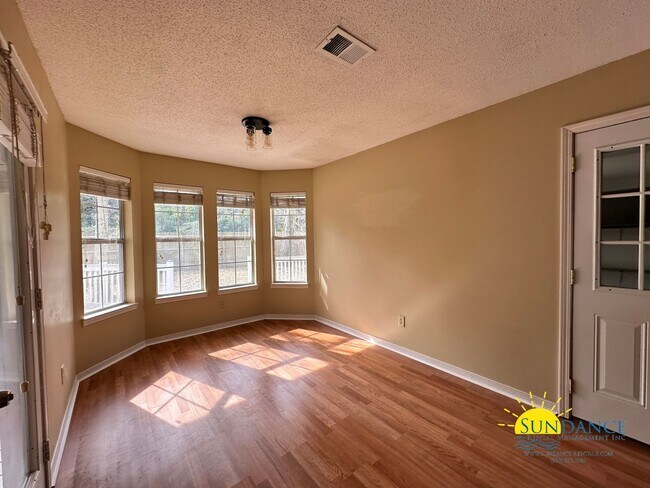 Foto del edificio - Beautiful 3 Bedroom Home in Mary Esther!