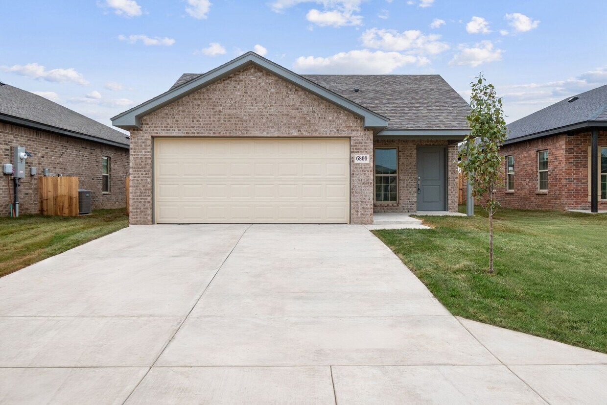 Foto principal - Located in Glendale area !!! New Construct...