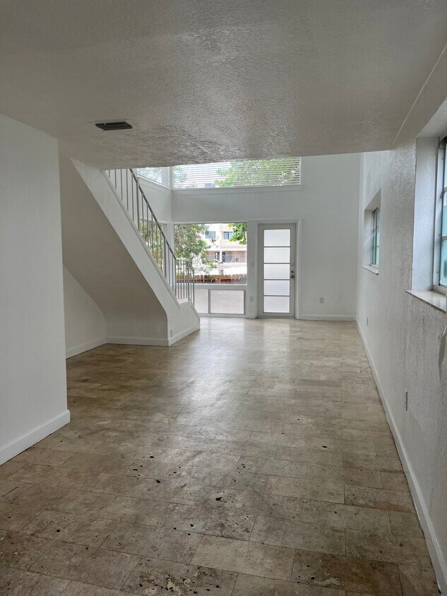 Living room - 7136 Bonita Dr