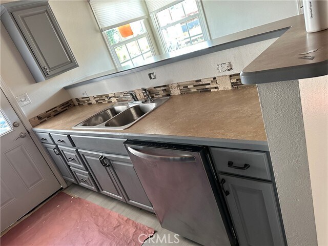 Foto del edificio - 28566 Hampshire Dr