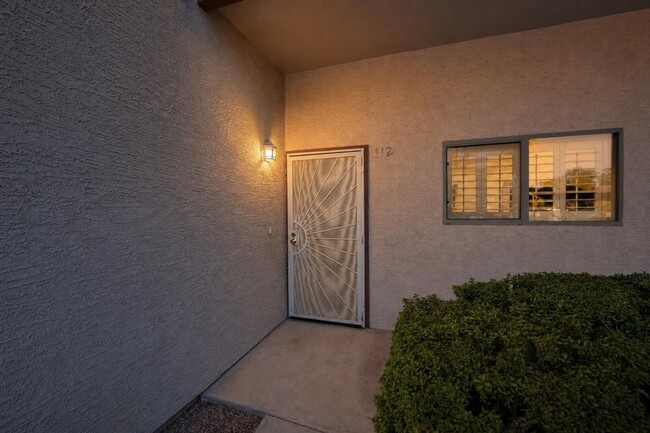 Building Photo - 205 N 74th St