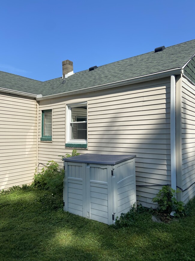 Building Photo - 509 E 3rd St