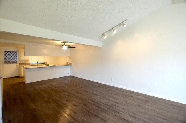 Building Photo - 5510-5510 Fair Oaks Blvd