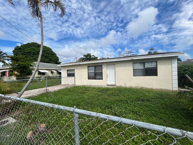 Foto del edificio - 3 bedroom 2 bath Mangonia Park home for RENT