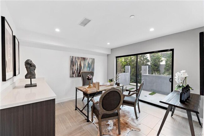 Foto del edificio - 11857 W Flower Ln