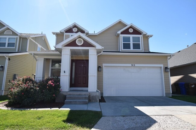 5 Bed 3.5 Bath House next to TopGolf!!! - 5 Bed 3.5 Bath House next to TopGolf!!!