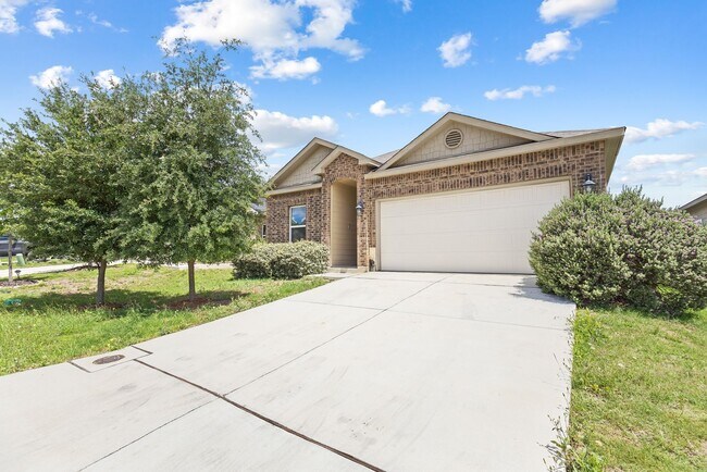 Building Photo - Well-Maintained 3-Bedroom Home – Ideal for...