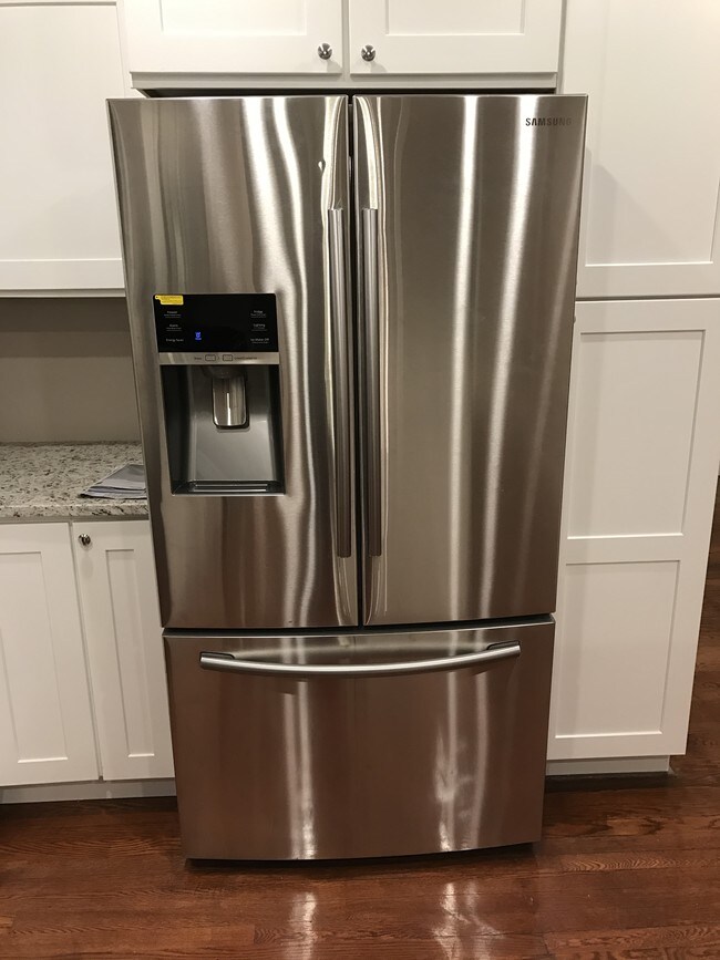 Refridgerator - 34 Harris St