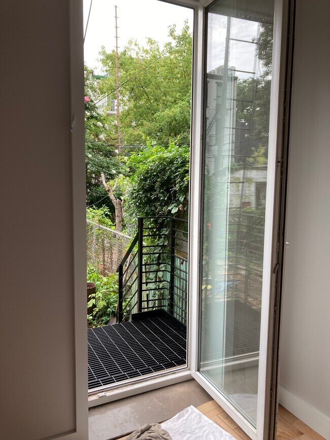 Private backyard access for first floor tenant - 166 15th St