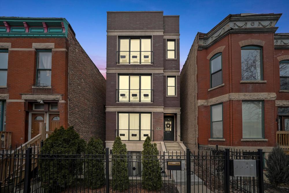 Primary Photo - 2 bedroom in Chicago IL 60612