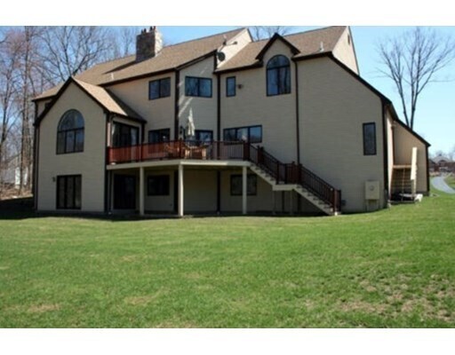 Foto del edificio - 45 Goodnow Ln