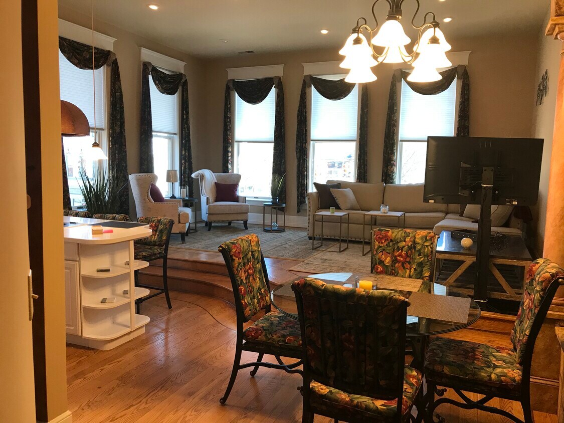 Living Area - 197 Front St