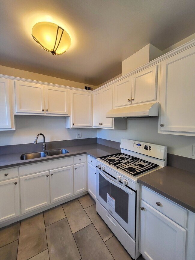 Cocina 1 - 2 - 802 Edgewood St