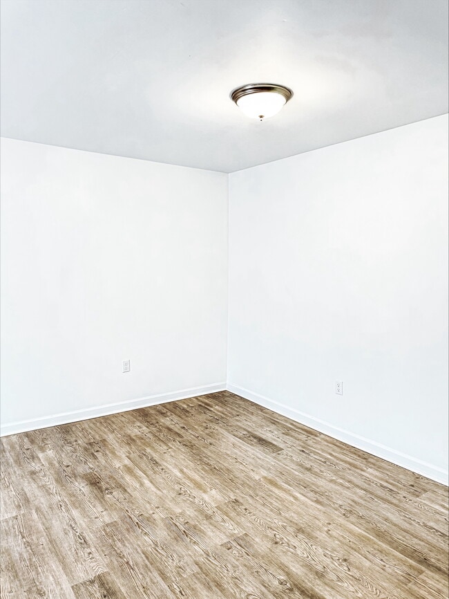 Building Photo - Spanish Lake Apartments