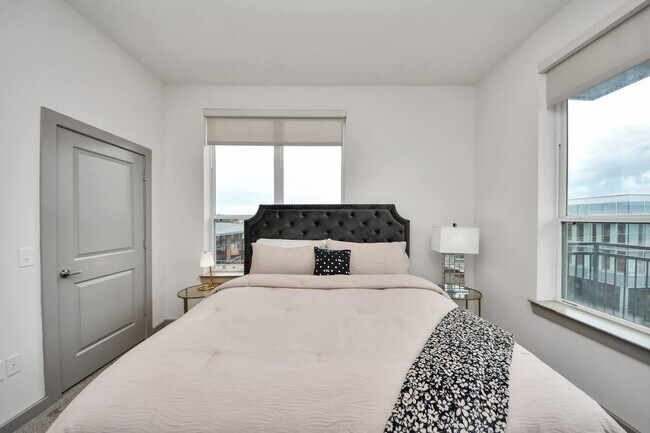 Foto del edificio - 1111 Shepherd Dr