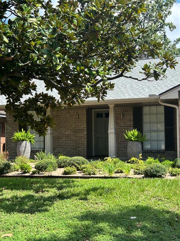 Building Photo - 5902 De Lange Ln
