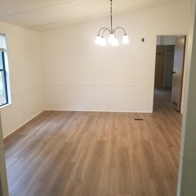 Dining Room - 2320 Delmar Rd