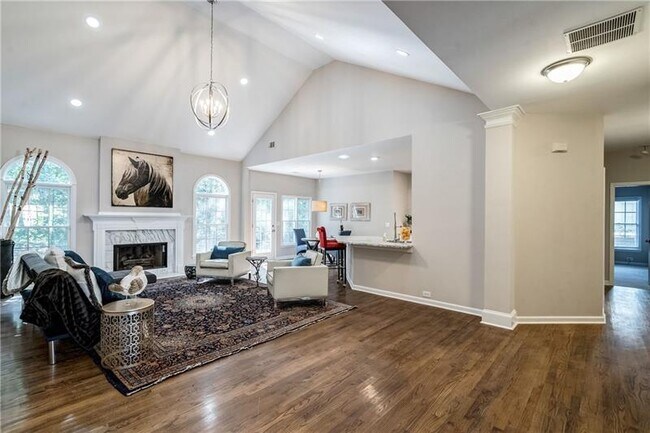 Building Photo - 1175 Windhaven Dr