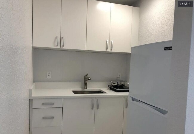 Foto del edificio - 3532 N Dixie Hwy