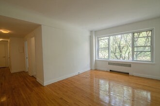 Building Photo - 10 Av. Rosemount