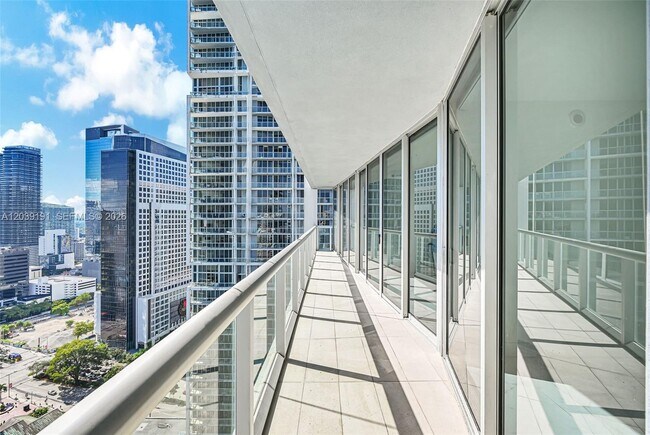 Foto del edificio - 475 Brickell Ave